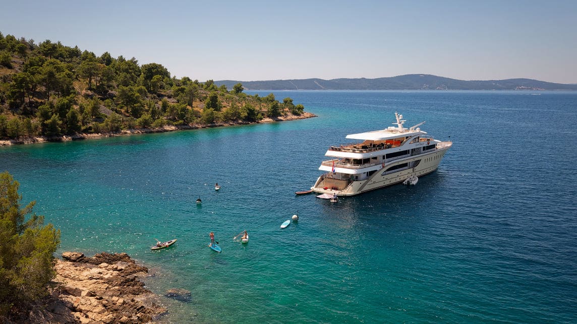 QUEEN ELEGANZA yacht for Charter (19) | Phoenix Yacht Management