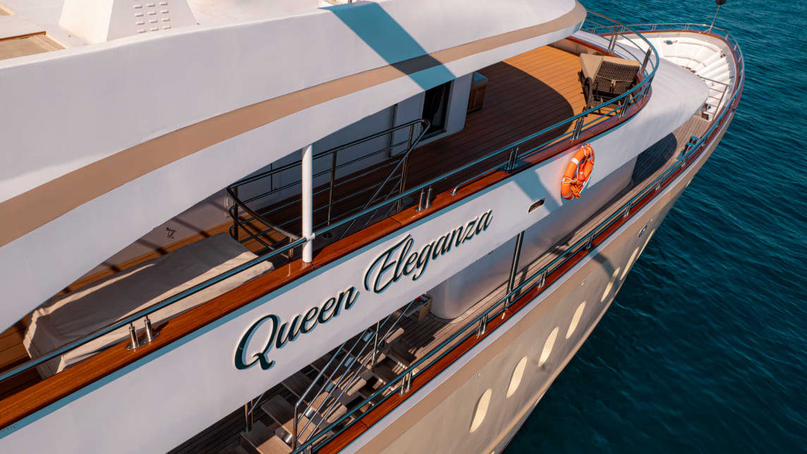 QUEEN ELEGANZA yacht for Charter (12) | Phoenix Yacht Management