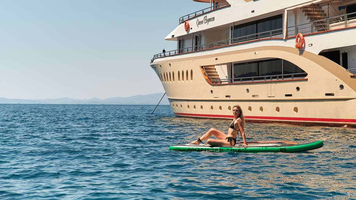 QUEEN ELEGANZA yacht for Charter (20) | Phoenix Yacht Management
