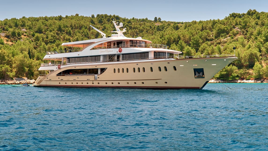 QUEEN ELEGANZA yacht for Charter (8) | Phoenix Yacht Management