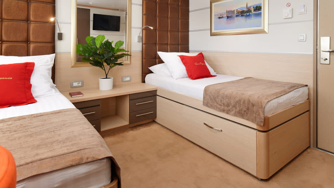 QUEEN ELEGANZA yacht for Charter (32) | Phoenix Yacht Management