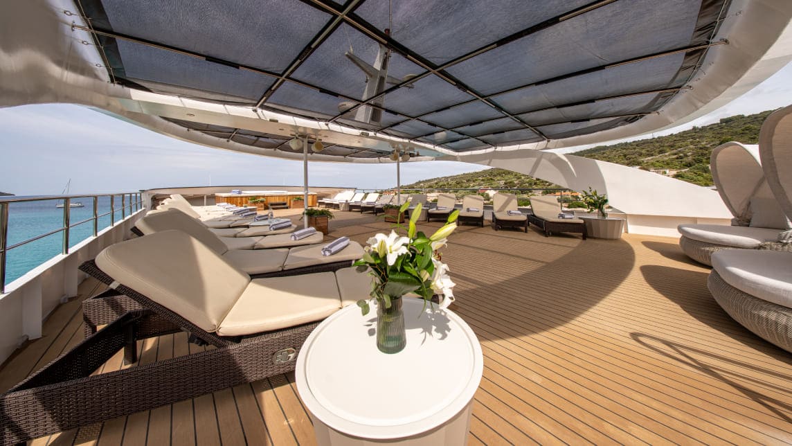 KARIZMA yacht for Charter (19) | Phoenix Yacht Management