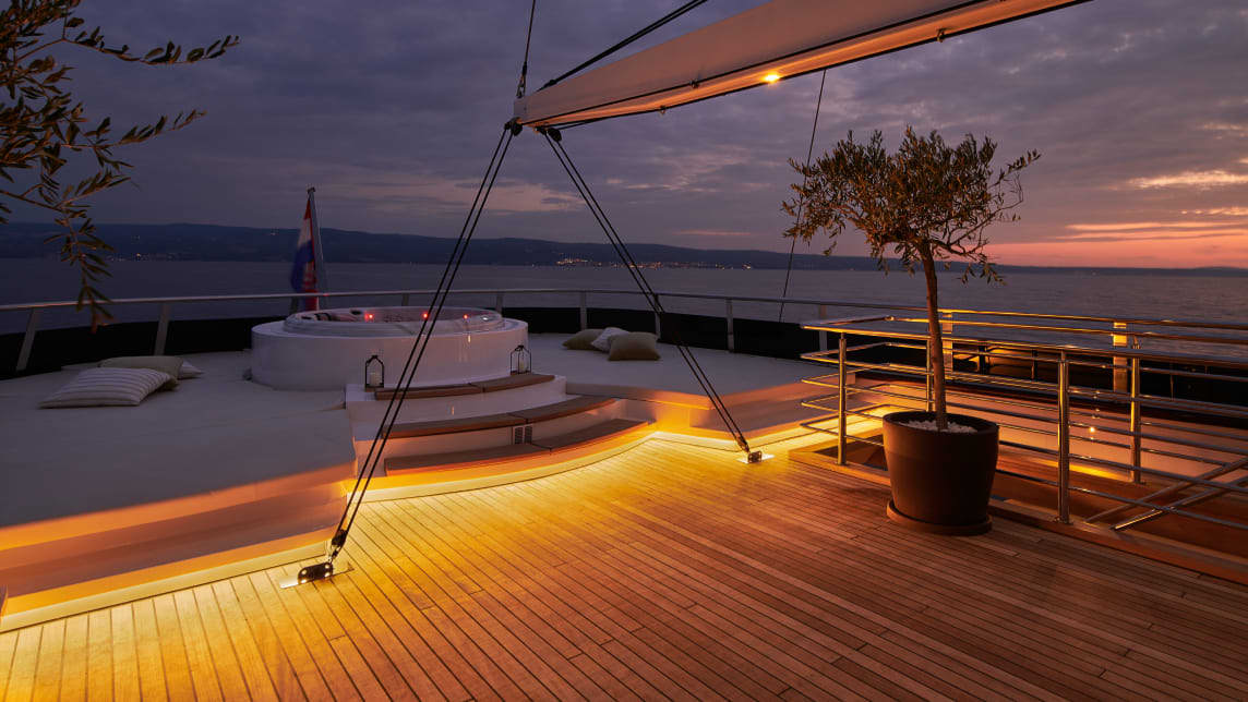 ANIMA MARIS yacht for Charter (20) | Phoenix Yacht Management