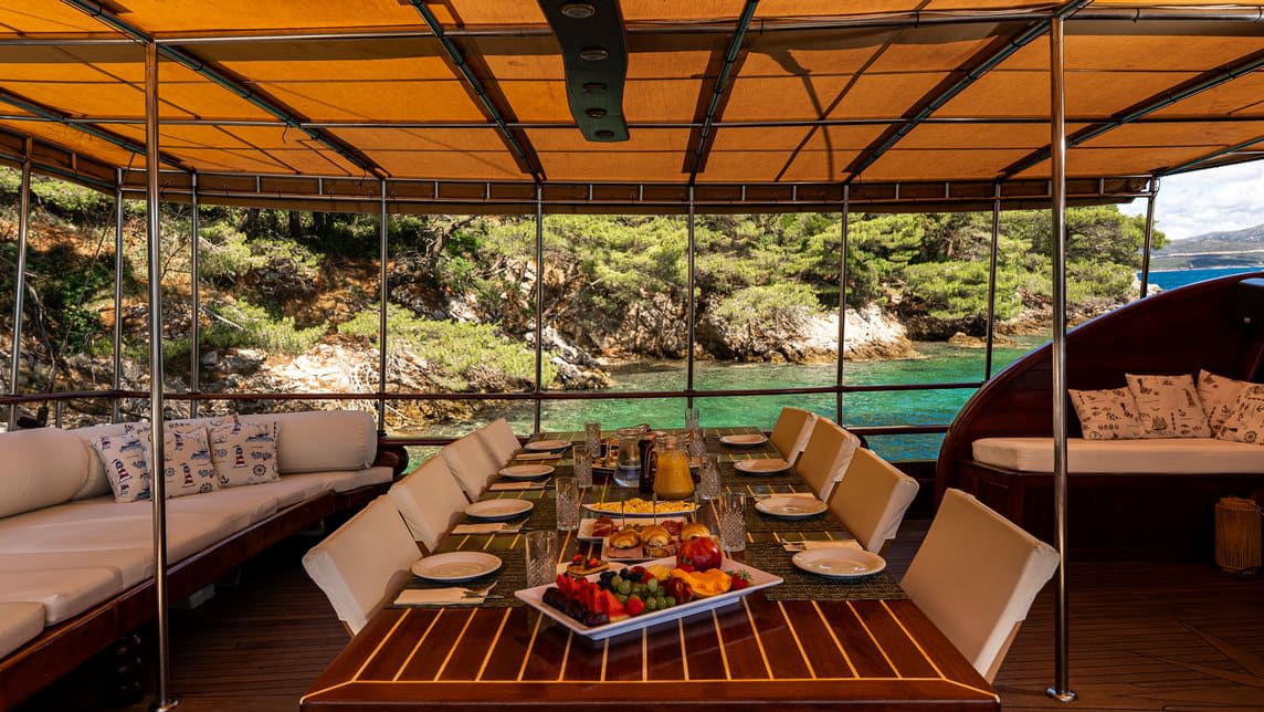 ELEGANZA yacht for Charter (41) | Phoenix Yacht Management
