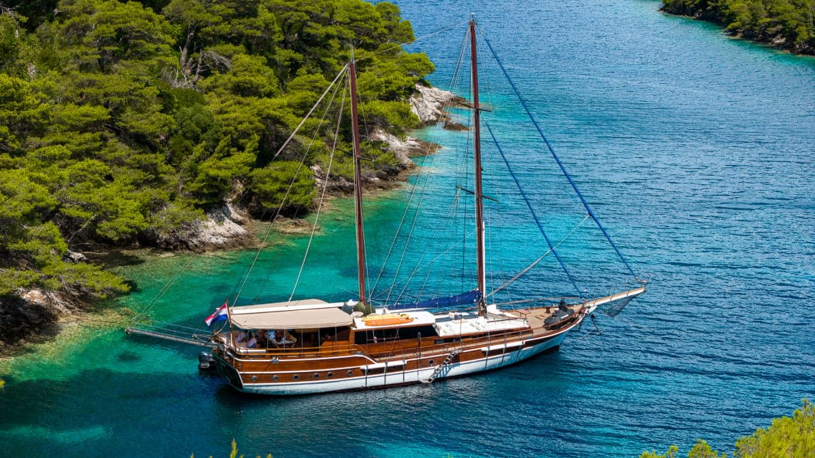 ELEGANZA yacht for Charter (22) | Phoenix Yacht Management