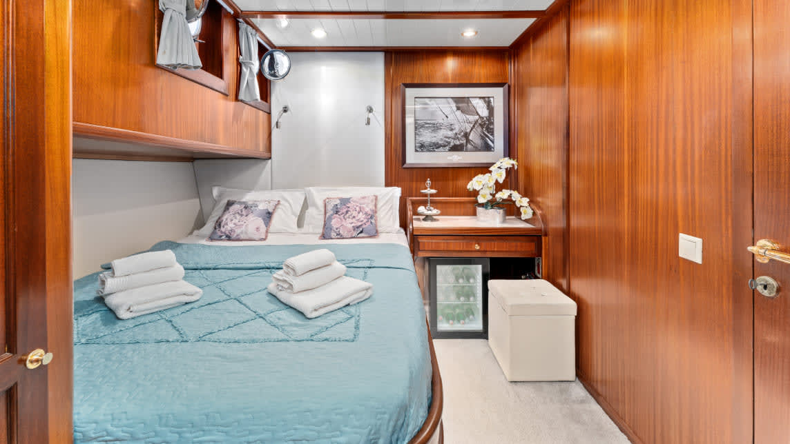 SMART SPIRIT yacht for Charter (12) | Phoenix Yacht Management