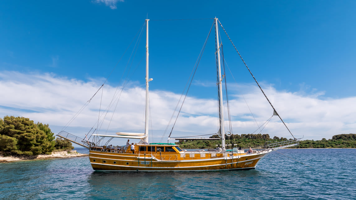 ANDEO yacht for Charter (18) | Phoenix Yacht Management