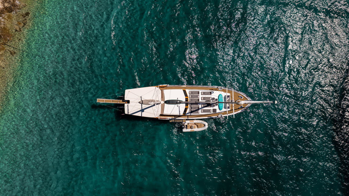 ANDEO yacht for Charter (22) | Phoenix Yacht Management