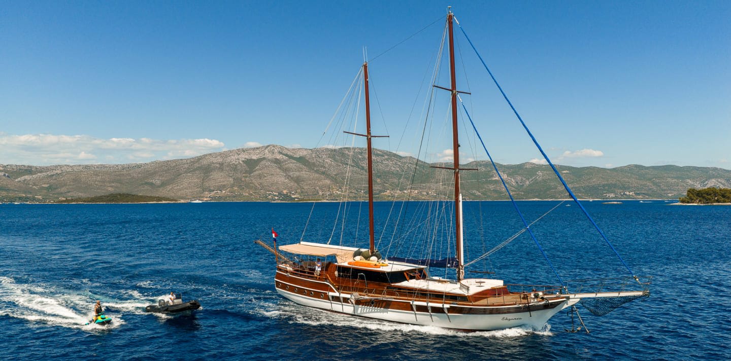 ELEGANZA yacht for Charter (2) | Phoenix Yacht Management