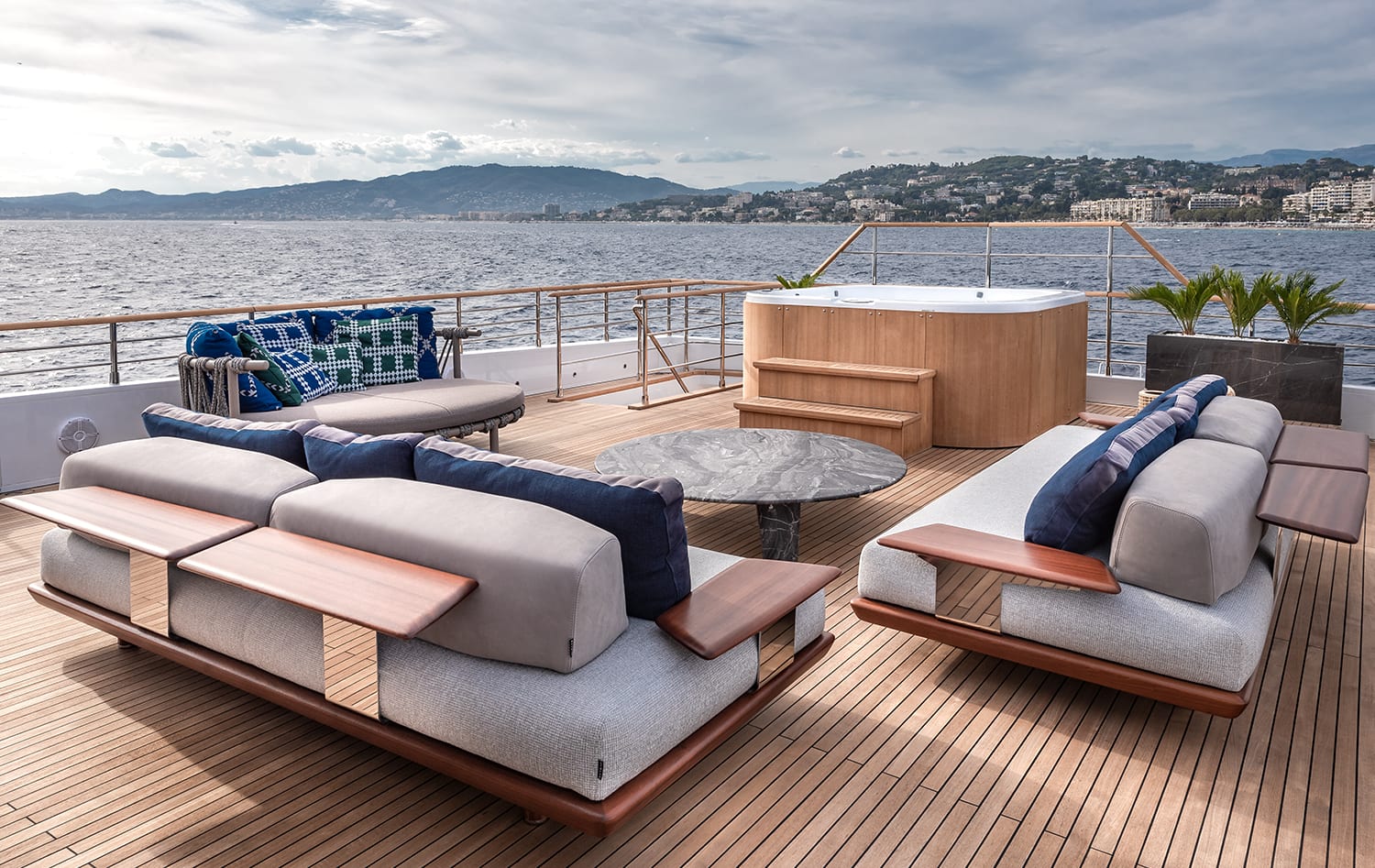 NUMARINE 37XP yacht for Sale (16) | Phoenix Yacht Management