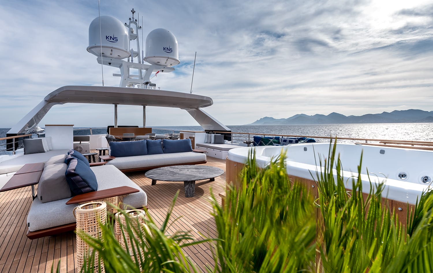 NUMARINE 37XP yacht for Sale (17) | Phoenix Yacht Management
