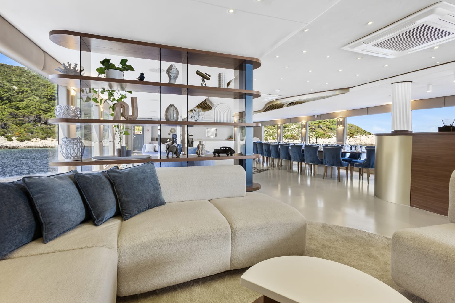 BELLA yacht for Charter (39) | Phoenix Yacht Management