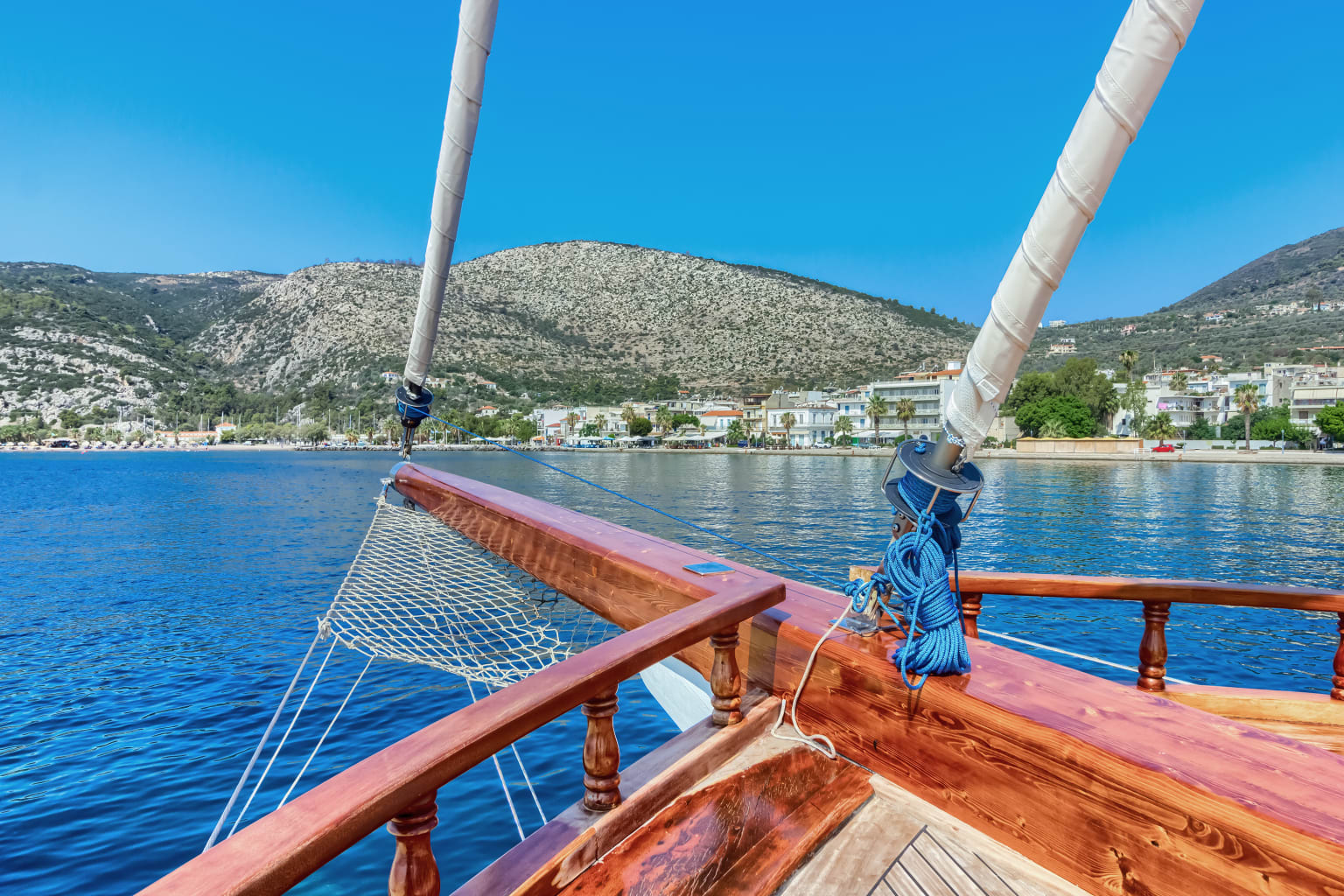 Sailing yacht for charter in Greece | Thalassa