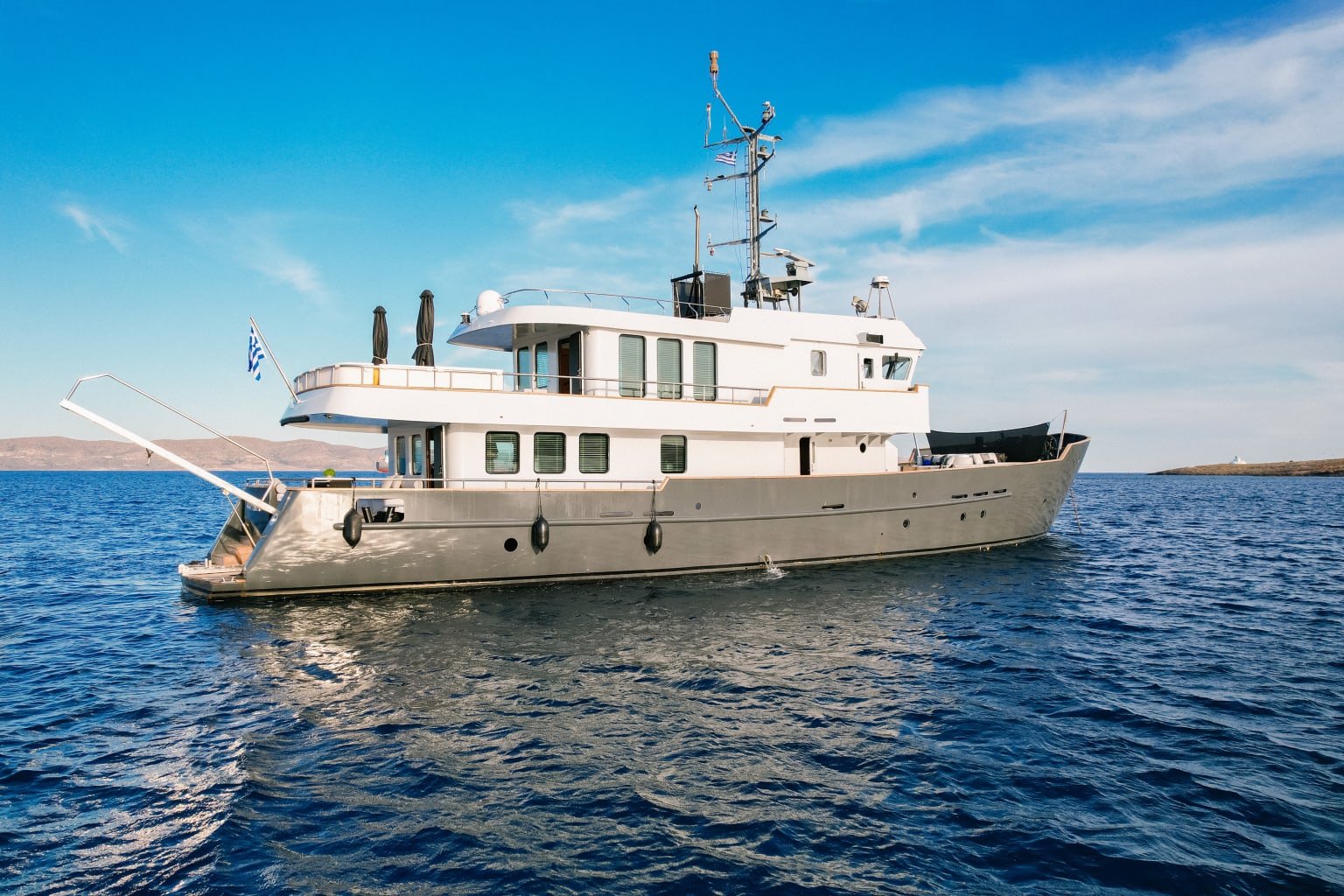 GEMAYA yacht for Charter (5) | Phoenix Yacht Management