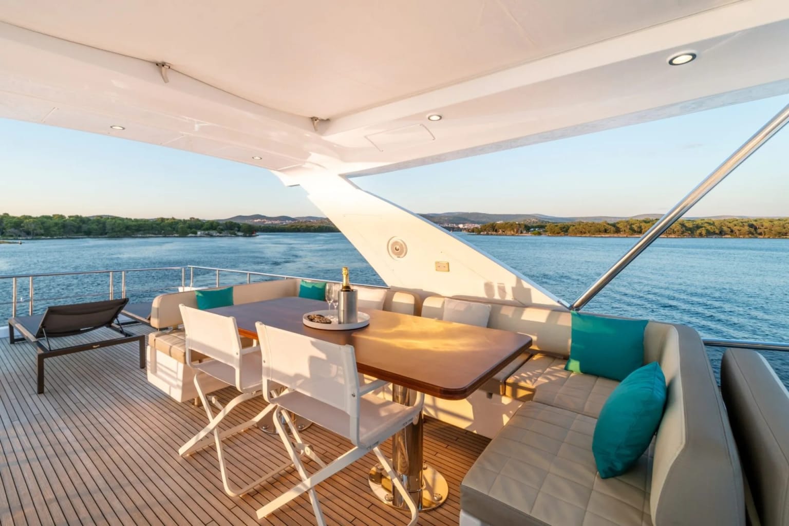 MINEIRA yacht for Charter (20) | Phoenix Yacht Management