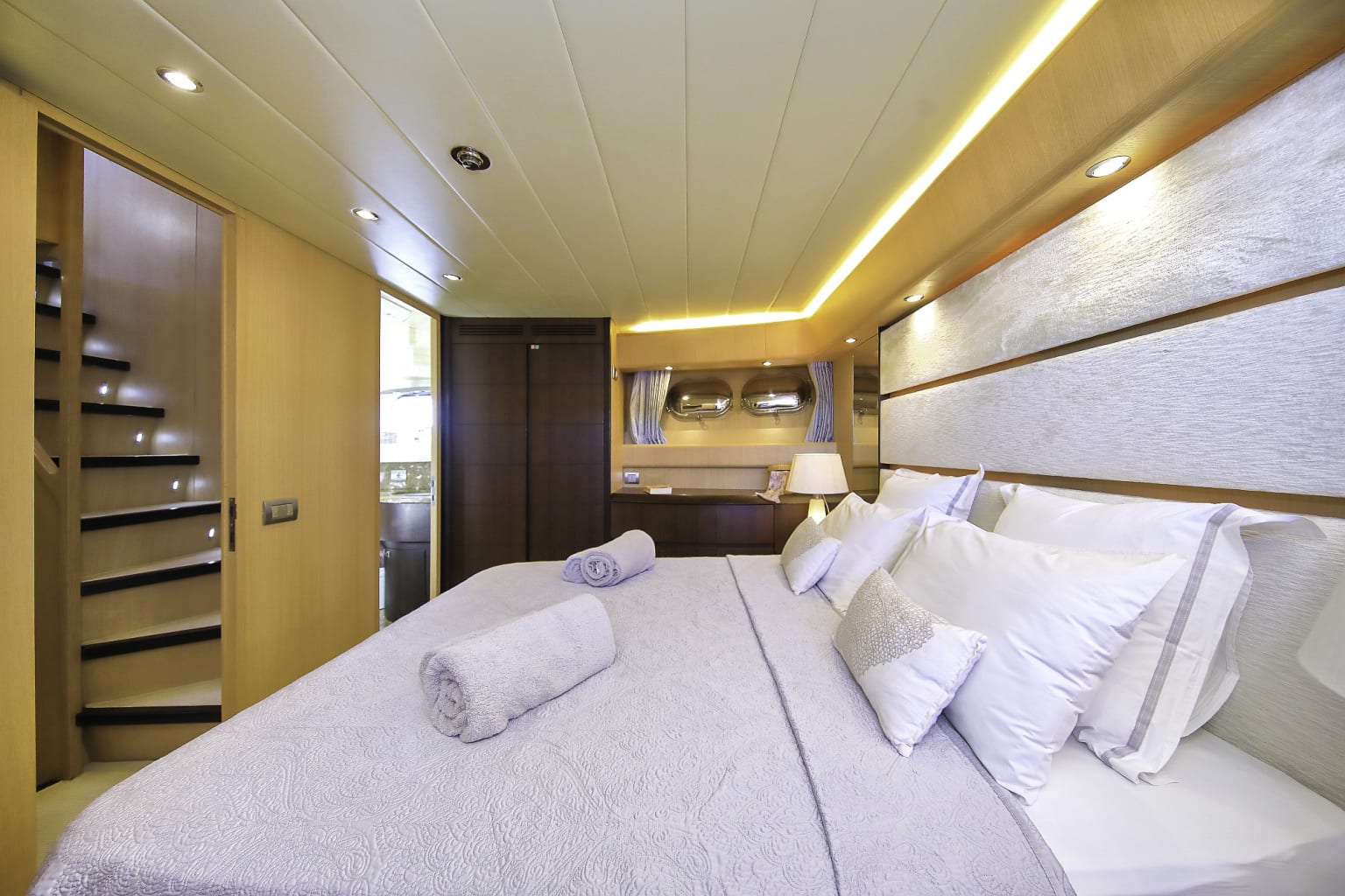 HOPE I yacht for Charter (11) | Phoenix Yacht Management