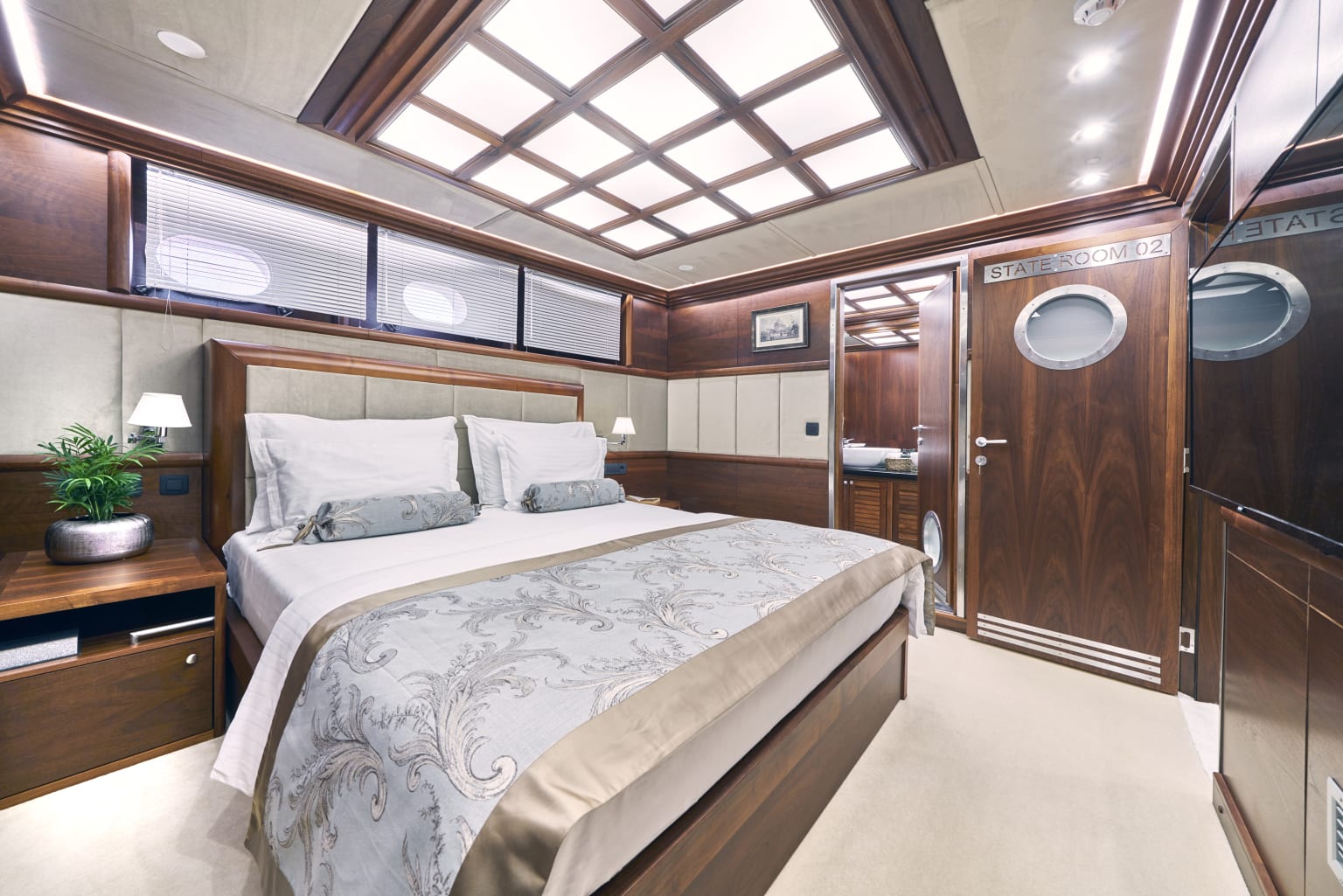 LADY GITA | SAILING YACHT FOR CHARTER