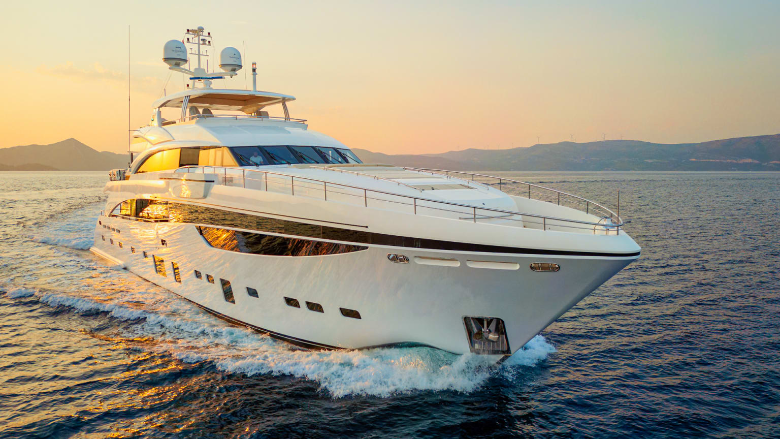 MIRAGE IV yacht for Charter (5) | Phoenix Yacht Management