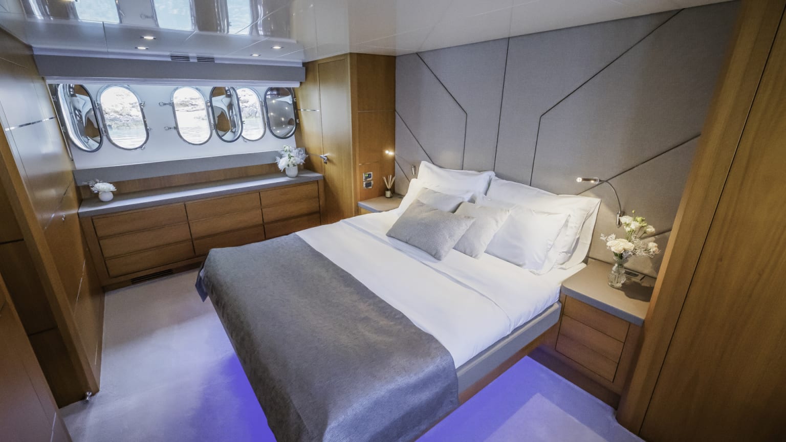 KARISMA yacht for Charter (8) | Phoenix Yacht Management