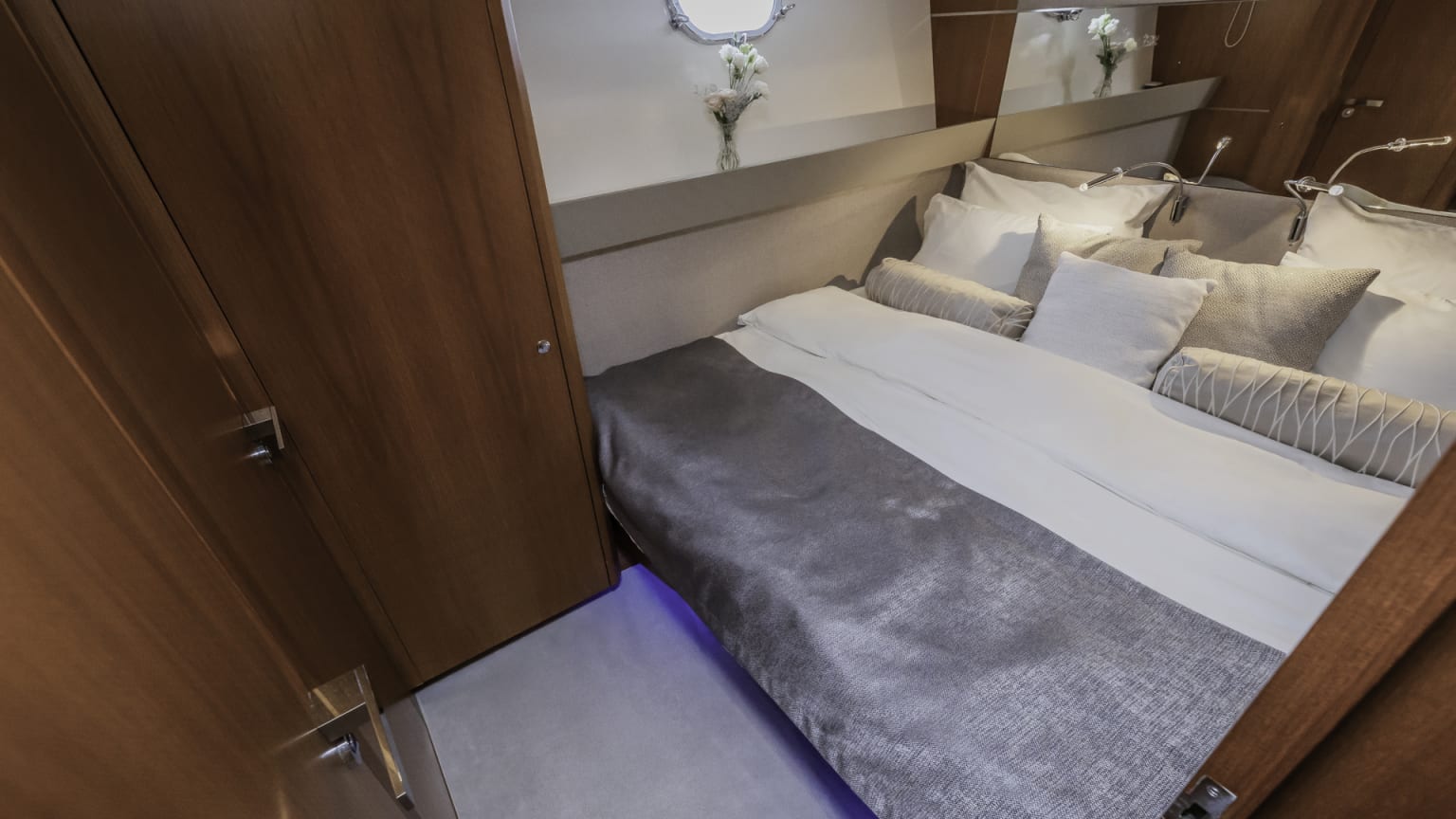KARISMA yacht for Charter (14) | Phoenix Yacht Management