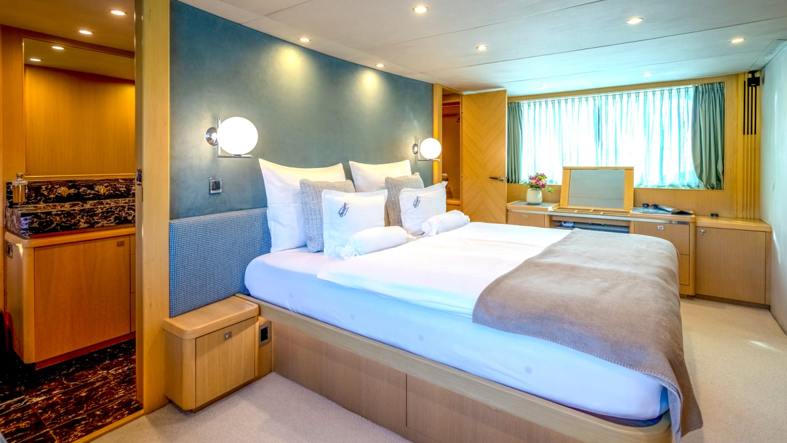 INSIEME yacht for Charter (7) | Phoenix Yacht Management