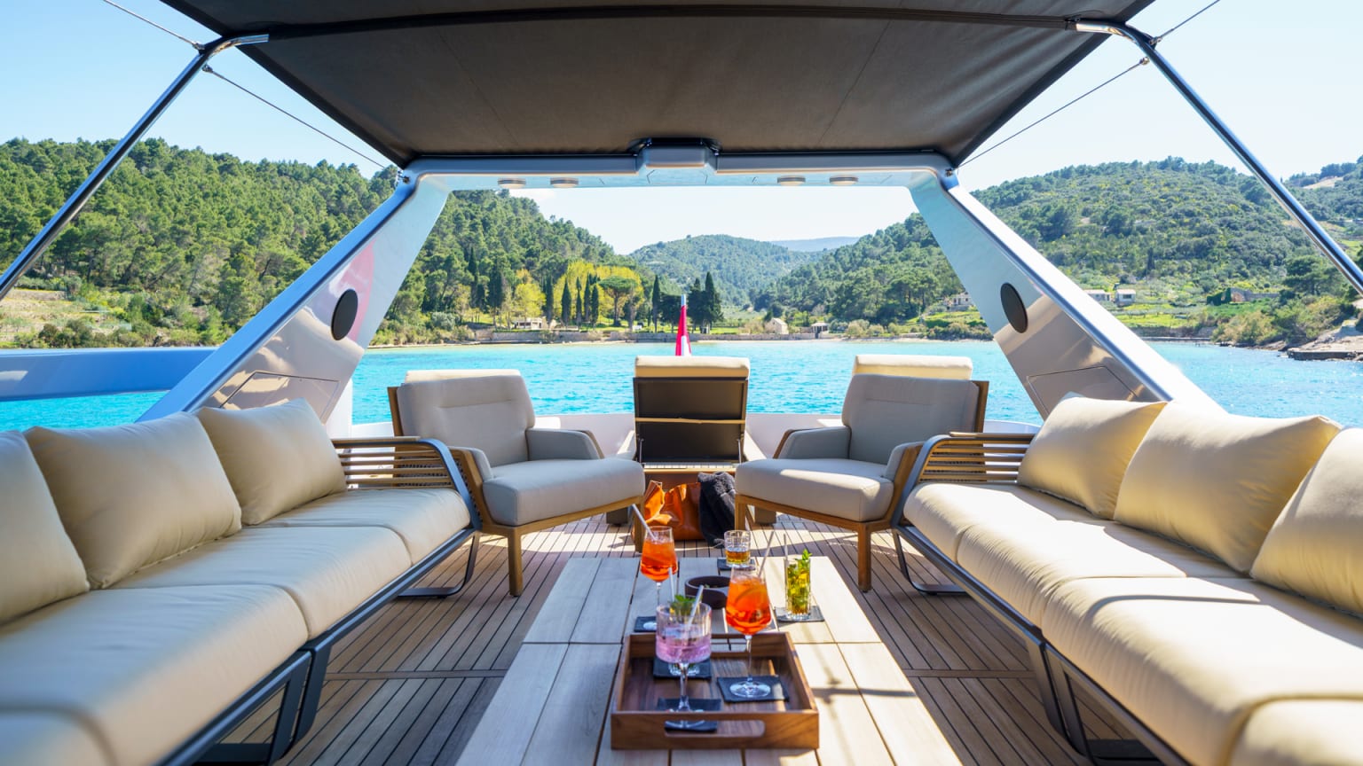 PANTHOM yacht for Charter (26) | Phoenix Yacht Management