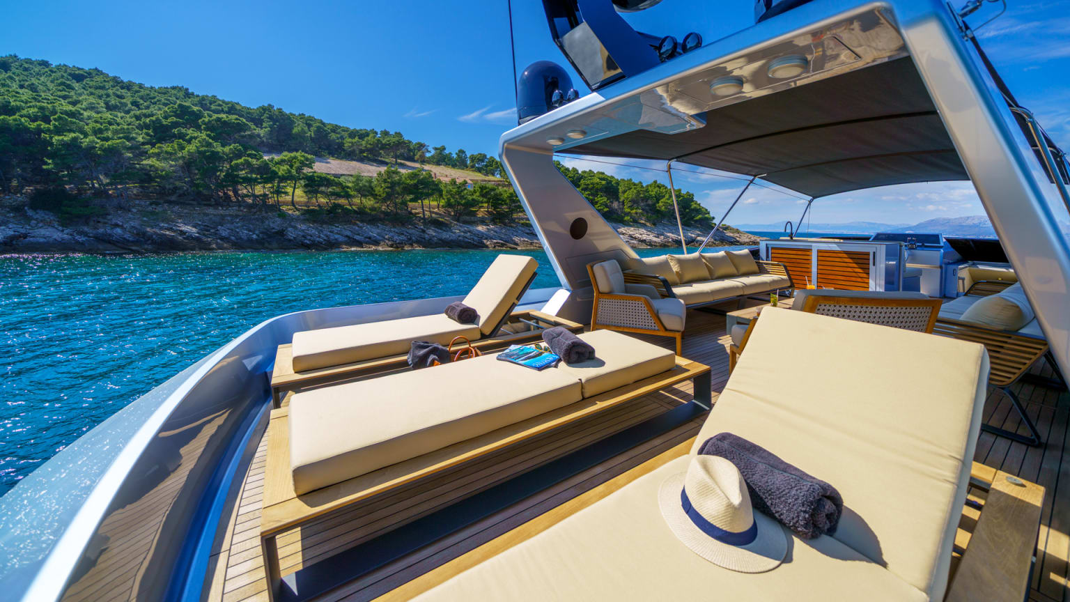 PANTHOM yacht for Charter (29) | Phoenix Yacht Management