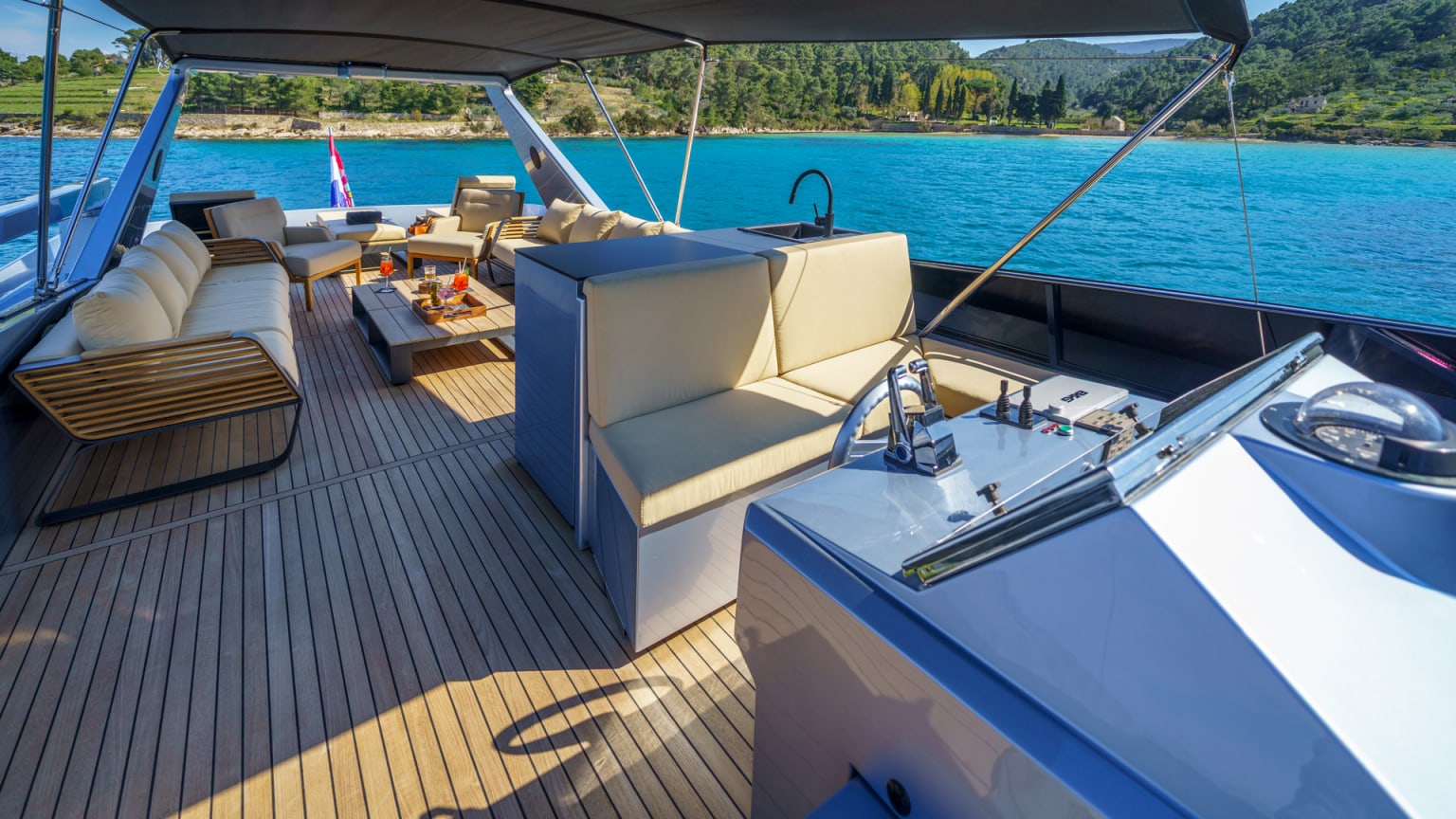 PANTHOM yacht for Charter (30) | Phoenix Yacht Management