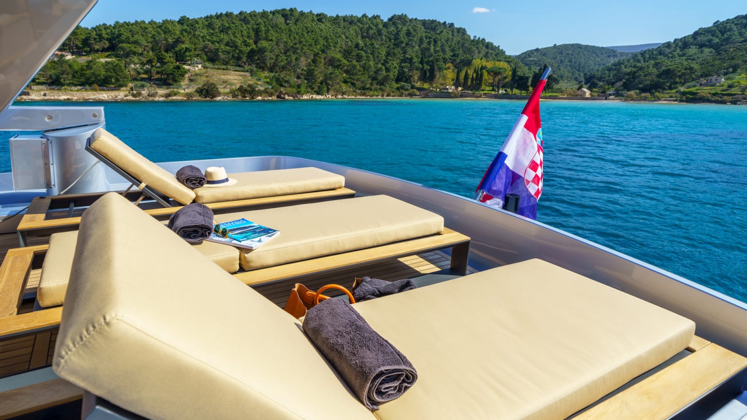 PANTHOM yacht for Charter (33) | Phoenix Yacht Management
