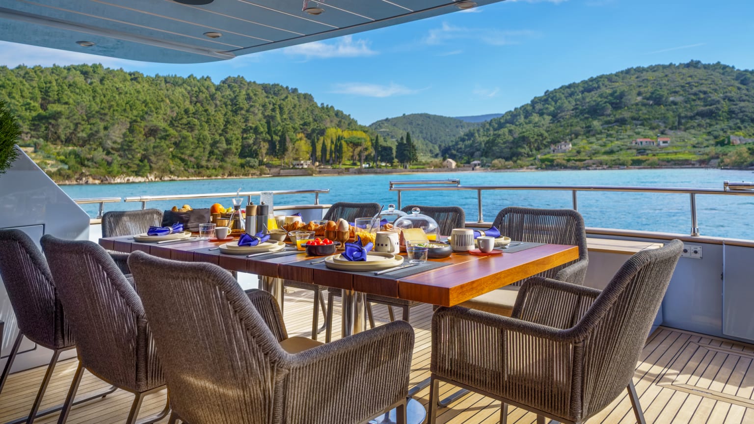 PANTHOM yacht for Charter (23) | Phoenix Yacht Management