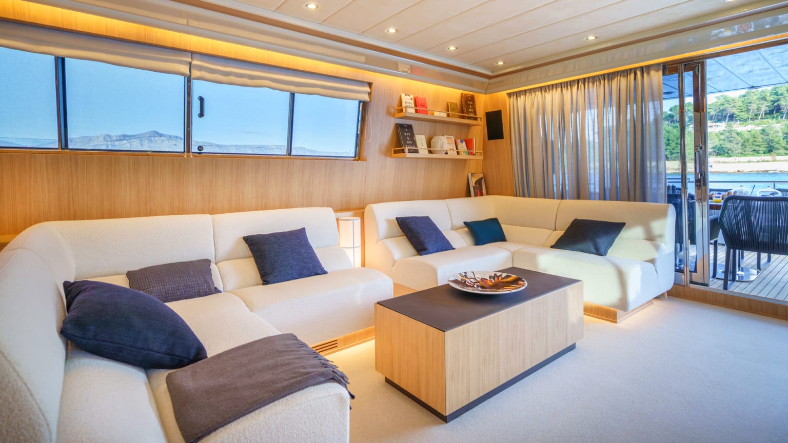 PANTHOM yacht for Charter (15) | Phoenix Yacht Management