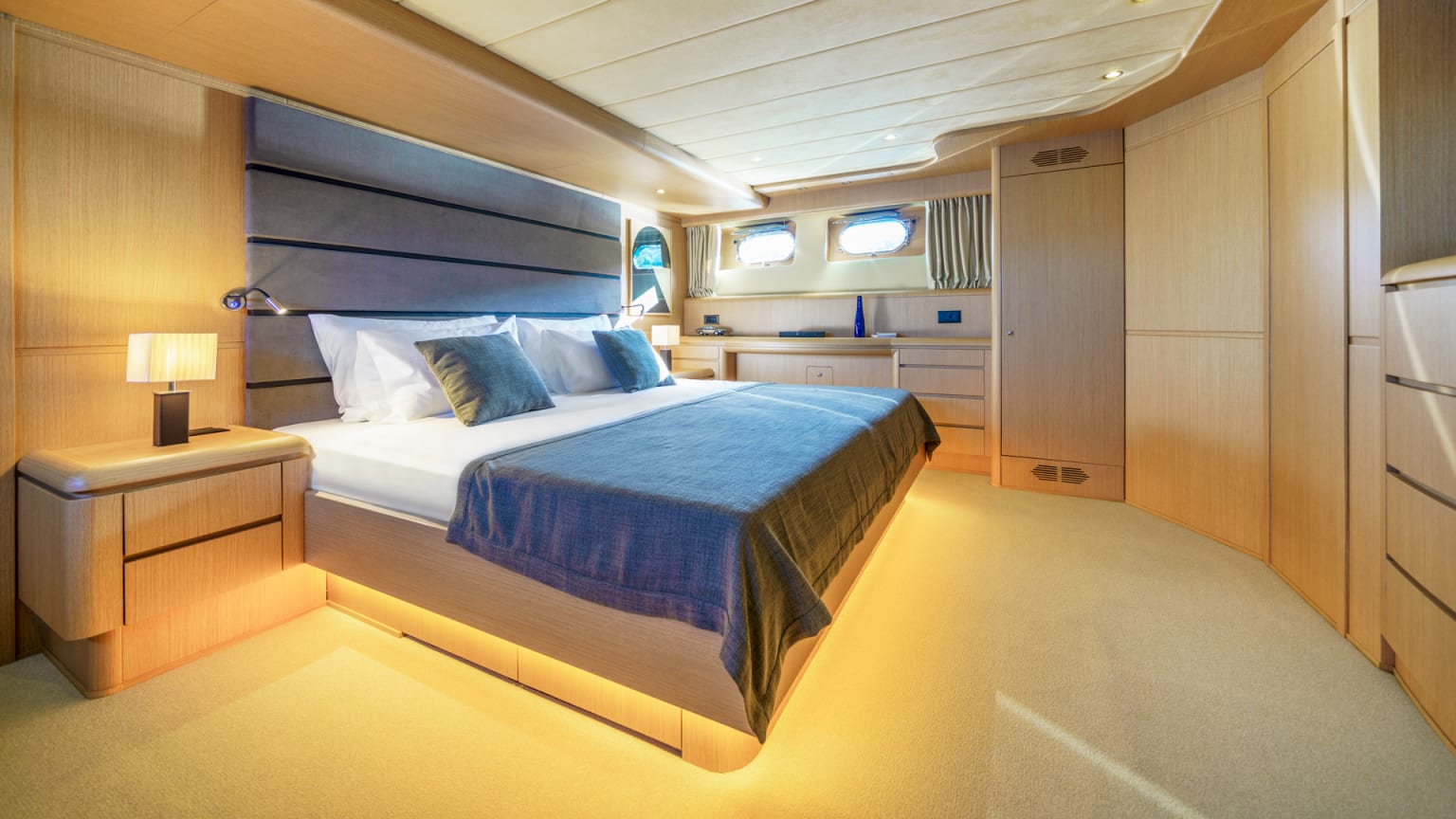 PANTHOM yacht for Charter (5) | Phoenix Yacht Management