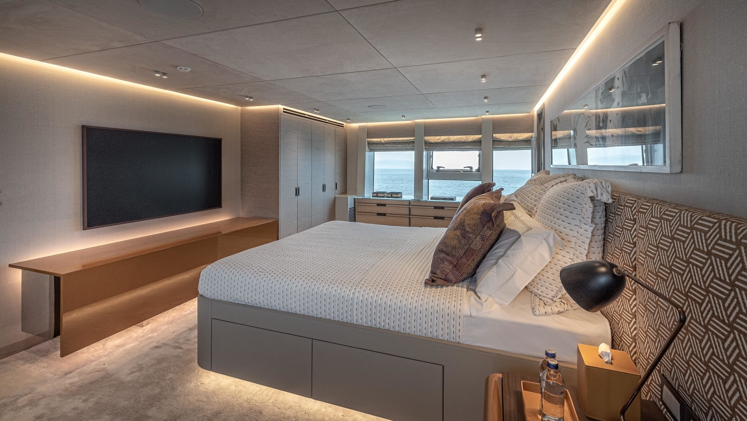 ONE ZERO yacht for Sale (5) | Phoenix Yacht Management