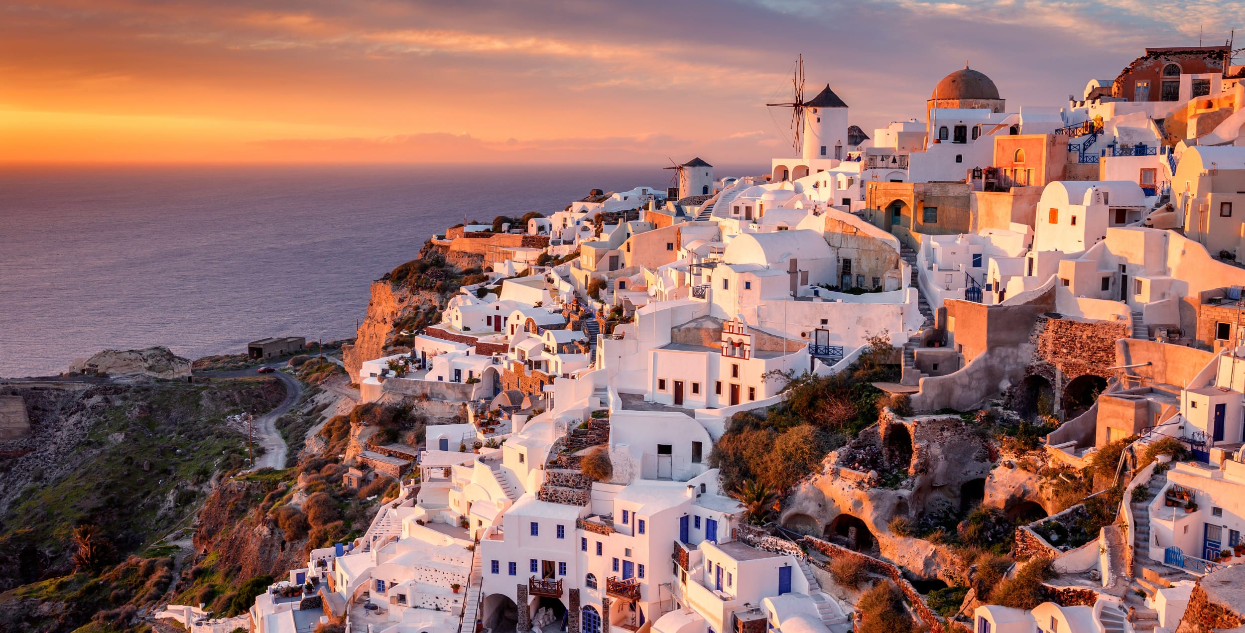 Savour the Experience: Top Luxury Dining Picks for Your Cyclades YACHT Charter (8) Savour the Experience: Top Luxury Dining Picks for Your Cyclades YACHT Charter (8) | Phoenix Yacht Management