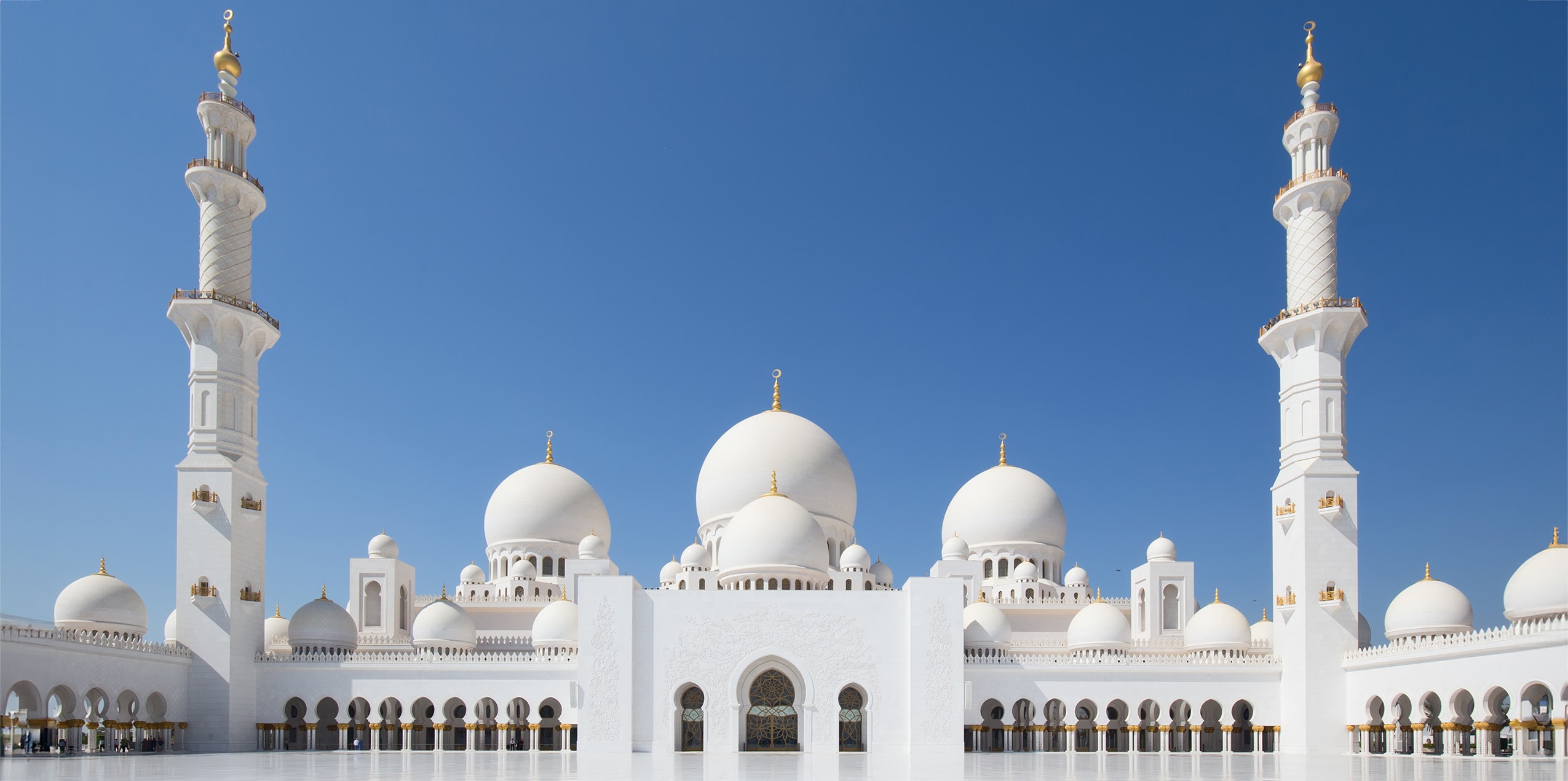 abu dhabi yacht charter: must-see attractions (8) | Phoenix Yacht Management