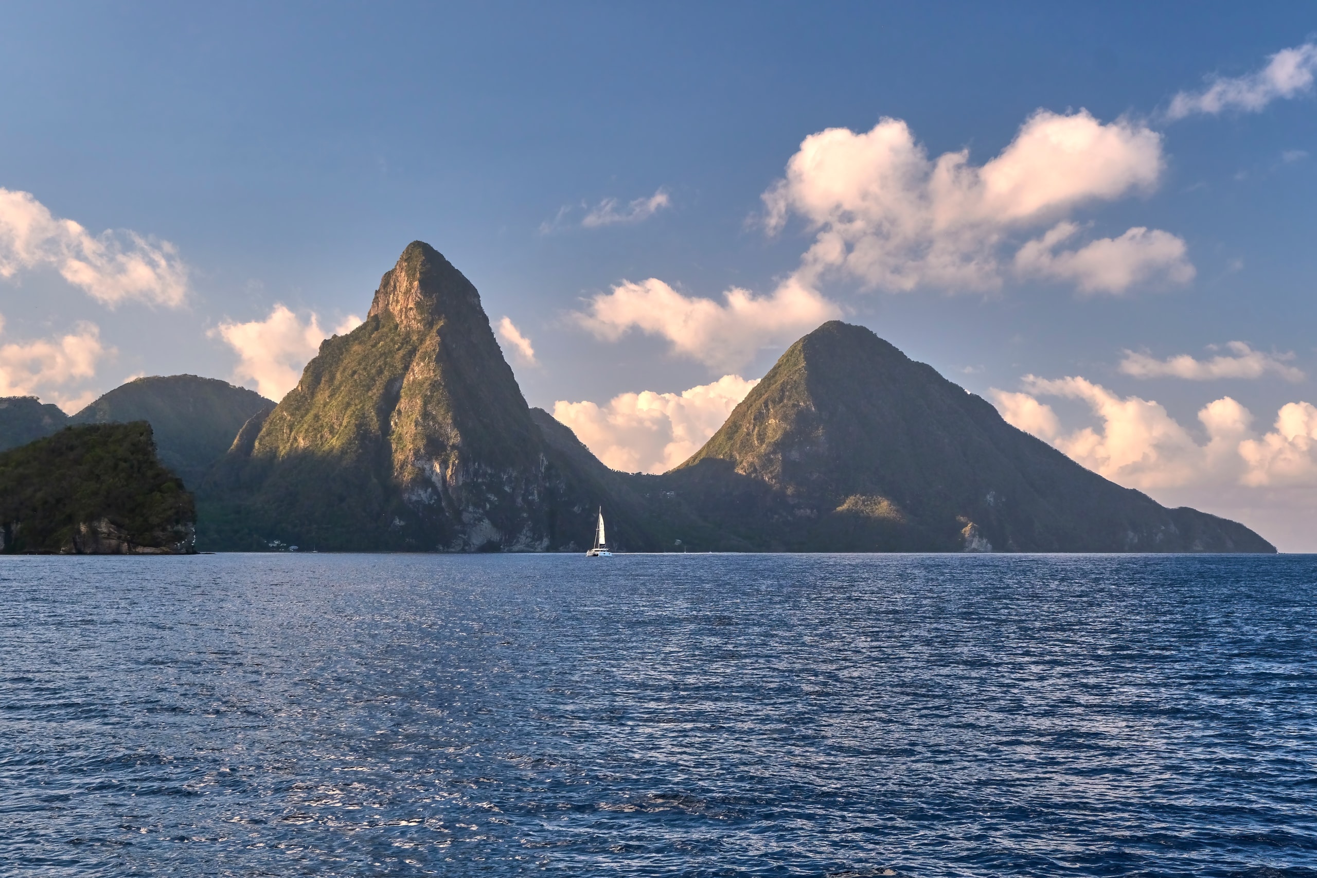 Windward Islands Luxury Yacht Charters (1707) Windward Islands Luxury Yacht Charters (1707) | Phoenix Yacht Management
