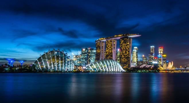 Luxury Yacht Charter South East Asia Singapore (11) | Phoenix Yacht Management Luxury Yacht Charter South East Asia Singapore (11)