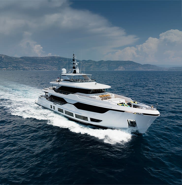 MAJESTY 120 yacht for Sale (3) | Phoenix Yacht Management