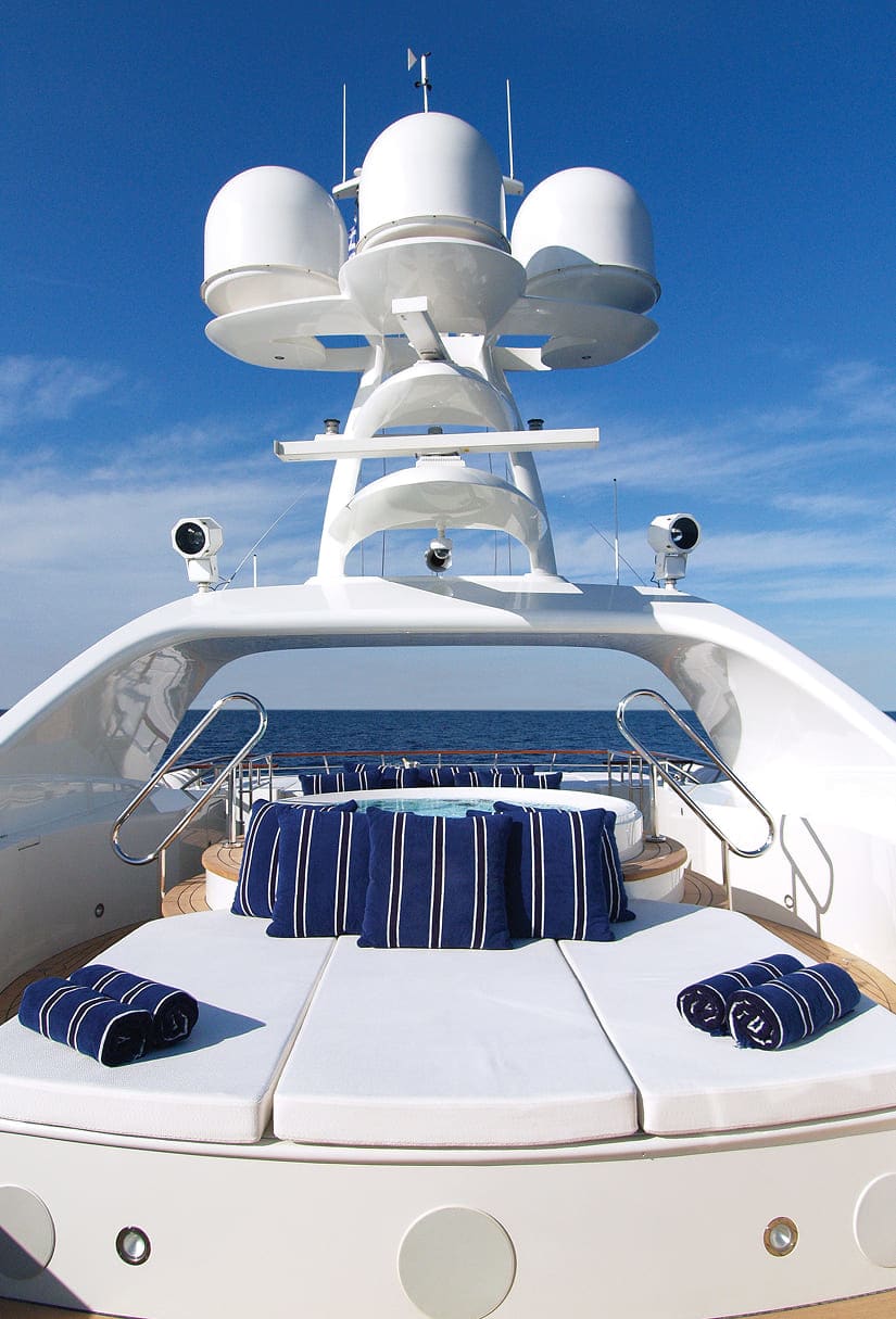 LADY DEE yacht for Charter (4) | Phoenix Yacht Management