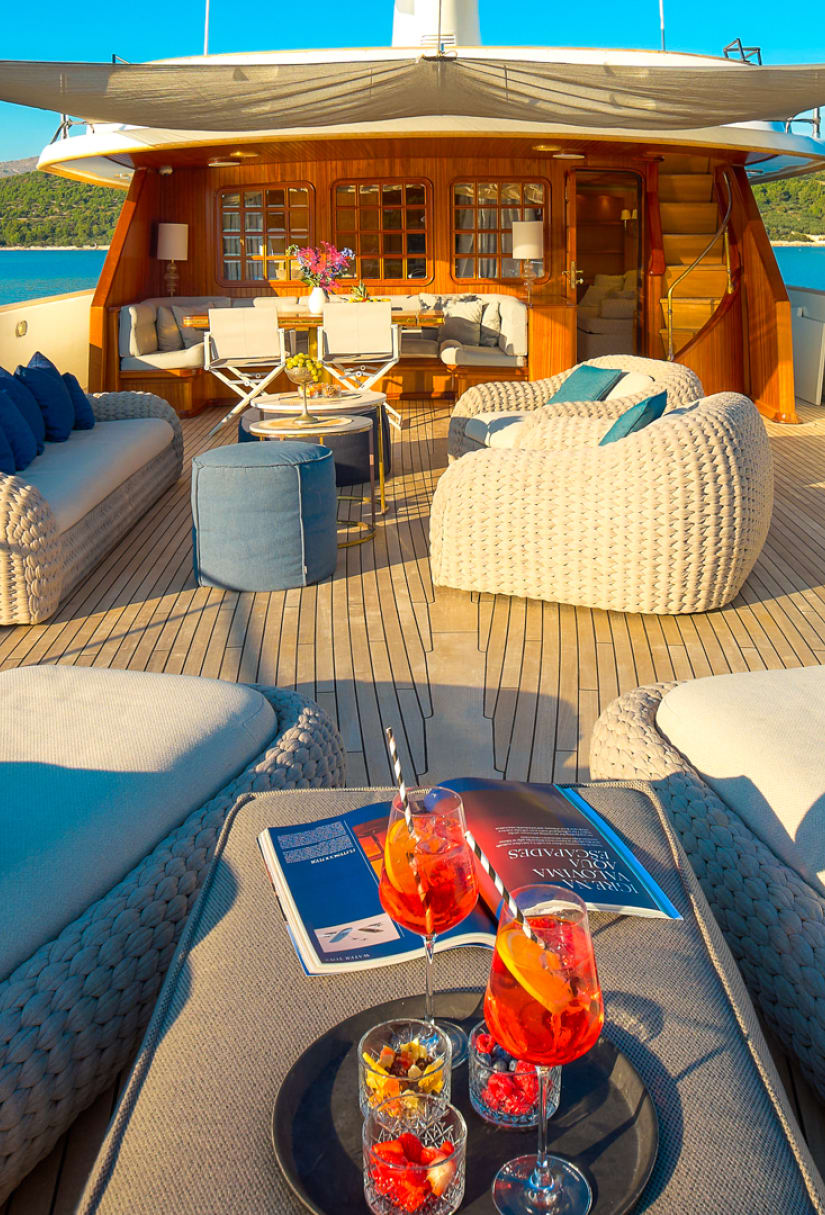 TO JE TO yacht for Charter (4) | Phoenix Yacht Management