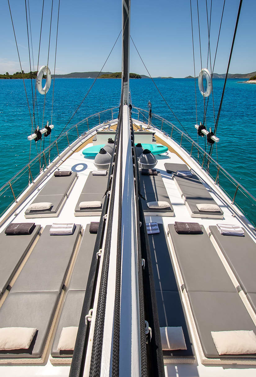 ANDEO yacht for Charter (4) | Phoenix Yacht Management
