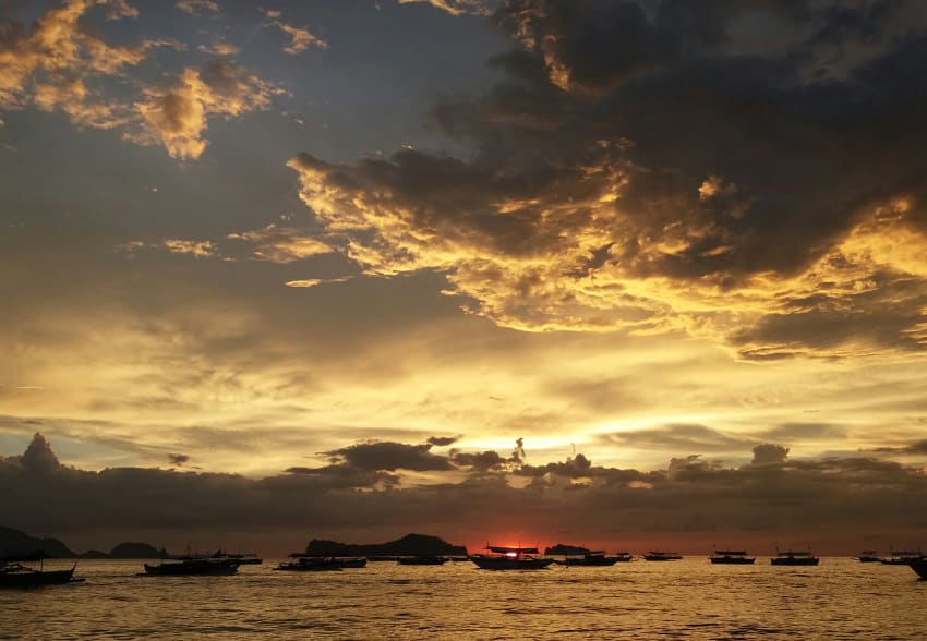 Luxury Yacht Charter Caribbean Windward Islands (6) | Phoenix Yacht Management Luxury Yacht Charter Caribbean Windward Islands (6)