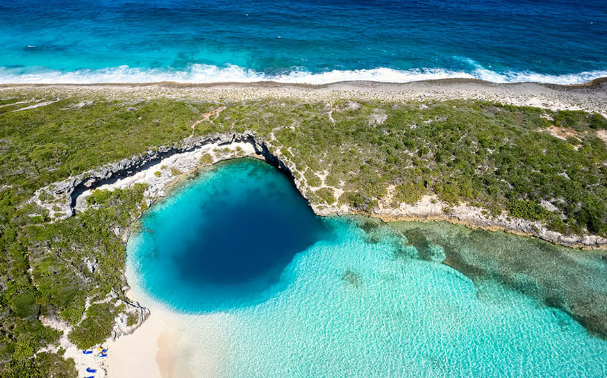 Yacht Charter in the Bahamas: An Unforgettable Diving Experience (8) | Phoenix Yacht Management