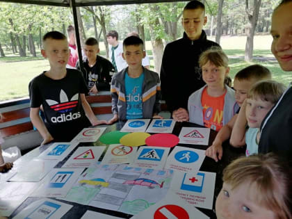 В Прокопьевске активисты «Единой России» провели викторину для школьников