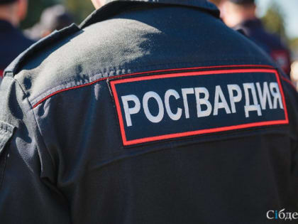 А кого спасать? Кузбасские росгвардейцы защитили медиков от пациента