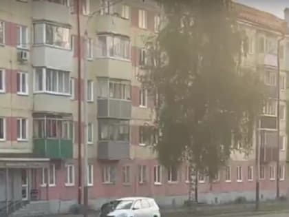 Супругу отрубило ногу: в Кузбассе автоледи прокатила мужа на капоте и врезалась в другую машину (ФОТО)