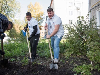 В Кемерове активисты «Молодой Гвардии» помогли ветерану