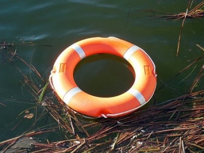 В Еравнинском районе Бурятии едва не утонули перевернувшиеся на лодке рыбаки