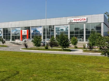 В Новокузнецке продается имущественный комплекс дилерского центра площадью 7 тыс. кв. метров