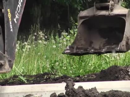 На Запсибе ремонтируют тротуар на Тореза